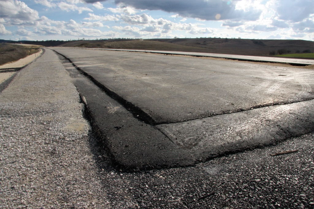 В Курской области строили дорогу и украли 4 миллиона